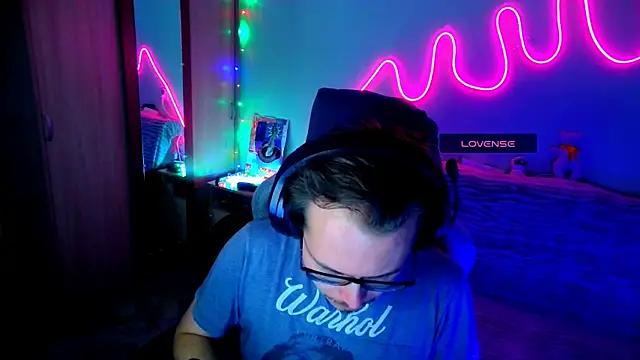 MeLanXolik online show from 06/03/26, 08:25