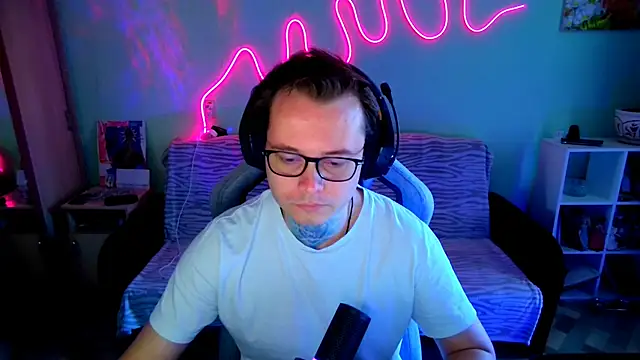 MeLanXolik online show from 06/09/26, 08:26