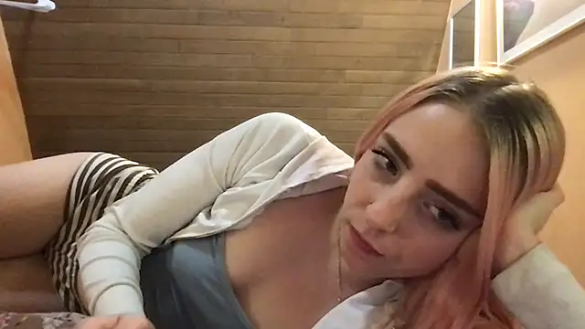 Roxybluee online show from 06/02/26, 01:51