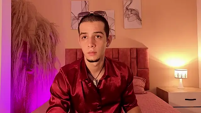 isaacblaze  online show from 05/19/26, 04:41