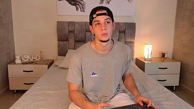 isaacblaze  online show from 05/22/26, 03:57