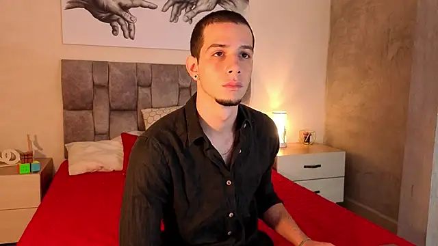 isaacblaze  online show from 05/24/26, 04:06