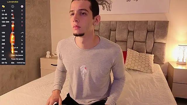 isaacblaze  online show from 05/31/26, 04:42