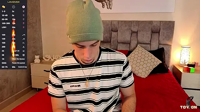 isaacblaze  online show from 06/04/26, 03:56