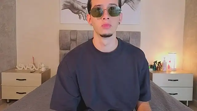 isaacblaze  online show from 07/07/26, 03:31