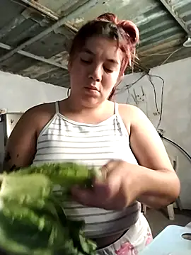 Snapshot of Emely_lovee_ chatting on 07/16/26, 09:10 Emely lovee online show from 07/16/26, 09:10