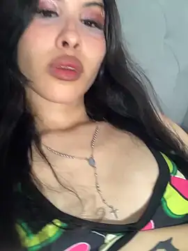 Nayla 19 online show from 05/30/26, 12:41