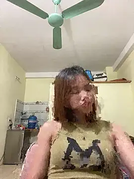 Snapshot of Vi_sexyy chatting on 05/23/26, 06:29 Vi sexyy online show from 05/23/26, 06:29