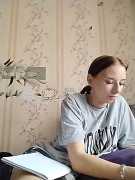 -VictoriaJohnson- online show from 07/06/26, 04:31