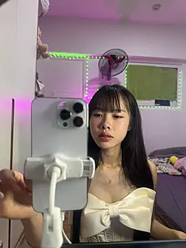 Lov3lily online show from 06/08/26, 10:15