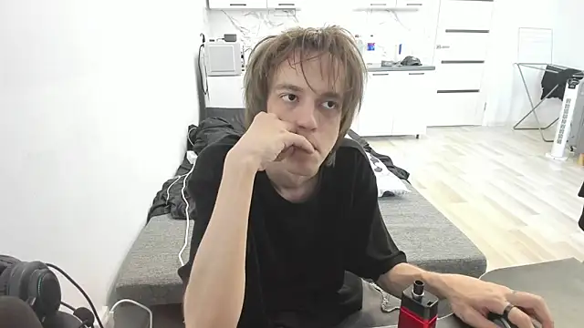 Nolan Sagee online show from 06/19/26, 10:19
