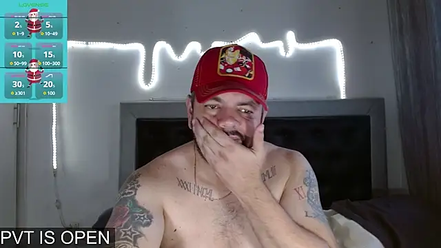 Snapshot of perverseveteranmanxxx chatting on 12/14/25, 03:50 perverseveteranmanxxx online show from 12/14/25, 03:50