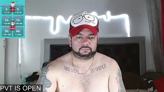 Snapshot of perverseveteranmanxxx chatting on 12/16/25, 12:32 perverseveteranmanxxx online show from 12/16/25, 12:32