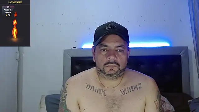 Snapshot of perverseveteranmanxxx chatting on 02/22/26, 05:19 perverseveteranmanxxx online show from 02/22/26, 05:19