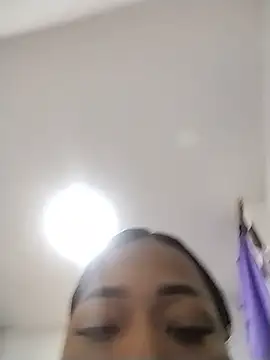 Snapshot of iiamsun chatting on 06/09/26, 02:01 iiamsun online show from 06/09/26, 02:01