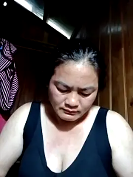 Snapshot of Blowjob0100 chatting on 06/18/26, 11:42 Blowjob0100 online show from 06/18/26, 11:42