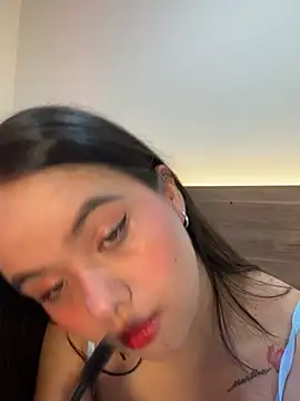thamiina   online show from 06/02/26, 12:07