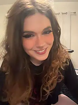 Snapshot of cutypiefull chatting on 06/19/26, 02:05 cutypiefull online show from 06/19/26, 02:05