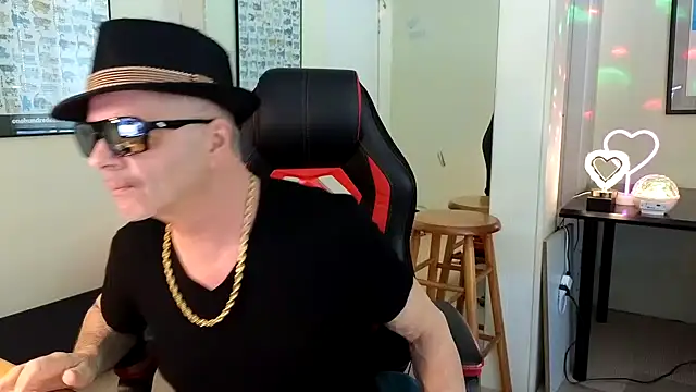 hotdadbod online show from 01/20/25, 09:32