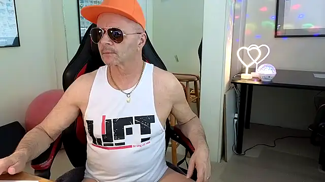 hotdadbod online show from 02/11/25, 09:35