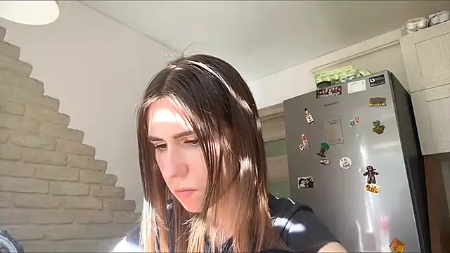 ZaraGuyette online show from 05/23/26, 02:10