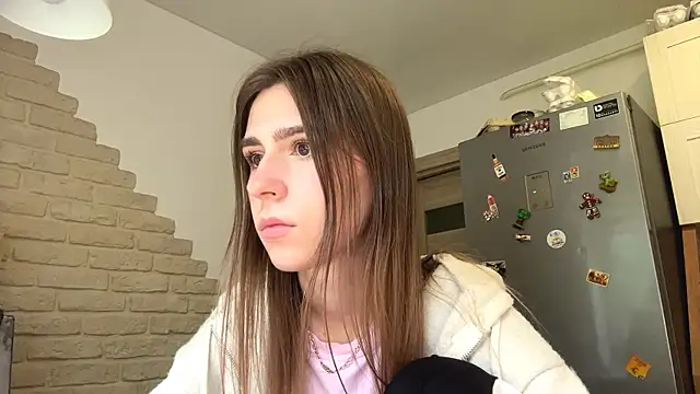 ZaraGuyette online show from 06/15/26, 05:20