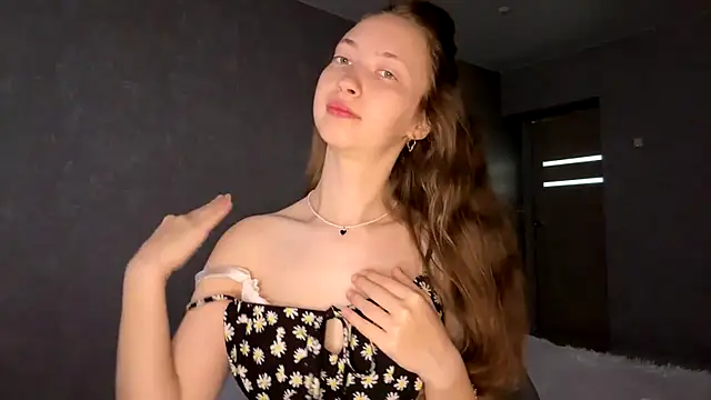 Emily Mur  online show from 07/06/26, 05:04