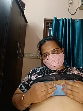 Snapshot of pirainilla chatting on 06/17/26, 07:37 pirainilla online show from 06/17/26, 07:37