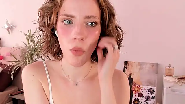 Snapshot of imogensy chatting on 05/21/26, 05:25 imogensy online show from 05/21/26, 05:25