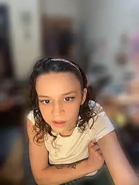 Daintydaisy2004 online show from 05/25/26, 07:25