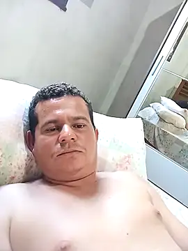 P1ul0Henrique online show from 05/12/26, 06:16