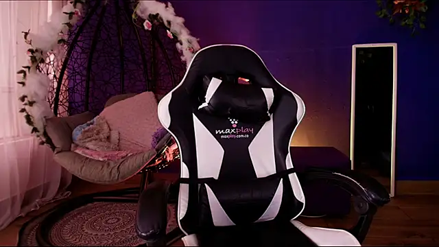 Scarlett Lune online show from 05/16/26, 08:18