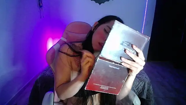 LiLuciana online show from 06/16/26, 02:09