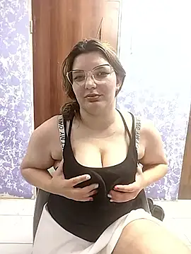 Snapshot of Nika6524 chatting on 05/16/26, 07:56 Nika6524 online show from 05/16/26, 07:56
