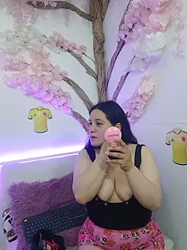 Laura  Castillo  online show from 06/12/26, 12:15