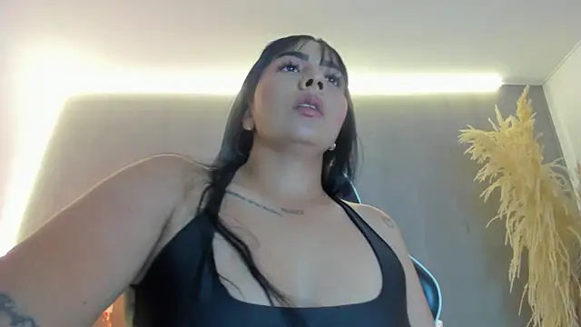 evelin fernand online show from 05/16/26, 02:19