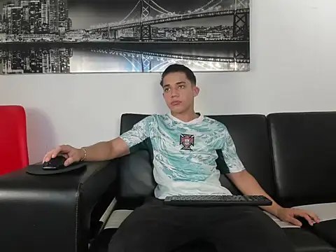 Snapshot of rocco_gym chatting on 06/20/26, 07:49 rocco gym online show from 06/20/26, 07:49