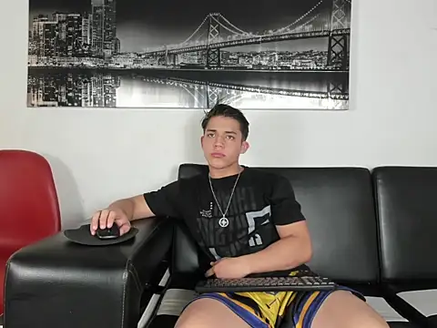 Snapshot of rocco_gym chatting on 06/29/26, 07:36 rocco gym online show from 06/29/26, 07:36