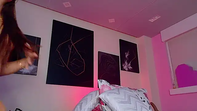 Bella-Saint online show from 06/11/26, 12:32