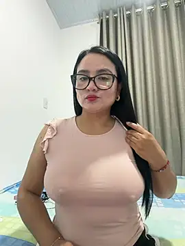 rousee69  online show from 06/28/26, 12:27