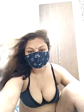 Snapshot of hot_kiran2000 chatting on 06/27/26, 02:12 hot kiran2000 online show from 06/27/26, 02:12
