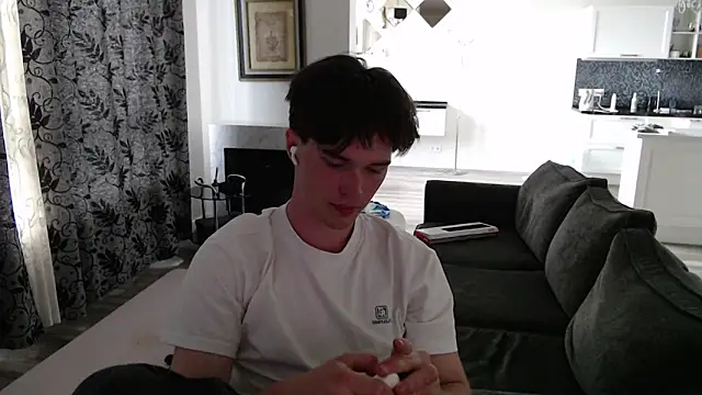 Snapshot of arthur___king chatting on 05/22/26, 02:01 arthur king online show from 05/22/26, 02:01