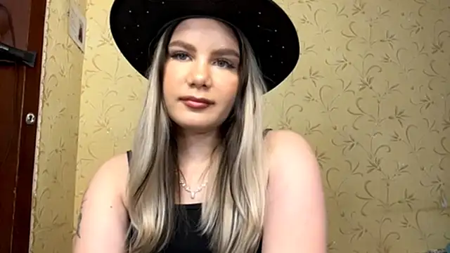 FatimaColomy online show from 05/14/26, 03:08