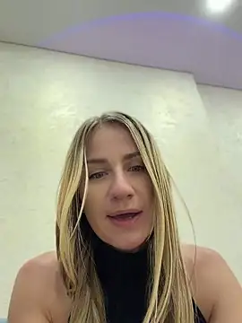 Snapshot of AnnaMist_ chatting on 07/05/26, 04:47 AnnaMist online show from 07/05/26, 04:47