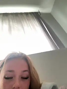 miaflowerxx online show from 06/15/26, 10:06