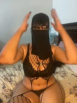 BrunetteQueen1 online show from 07/11/26, 03:48