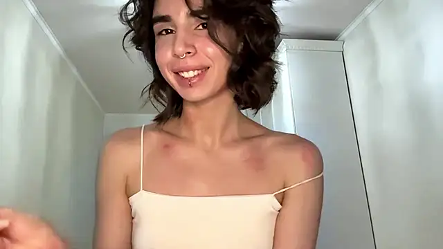 JessiaRuezga online show from 05/25/26, 12:11