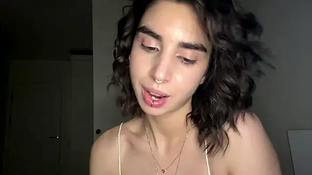 JessiaRuezga online show from 05/31/26, 06:09