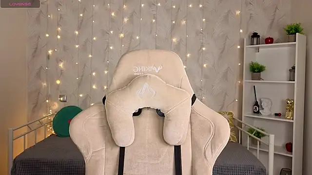 Kira  Fluffy online show from 06/21/26, 12:02