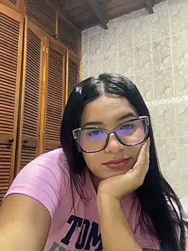 sara alejandra online show from 05/15/26, 01:23